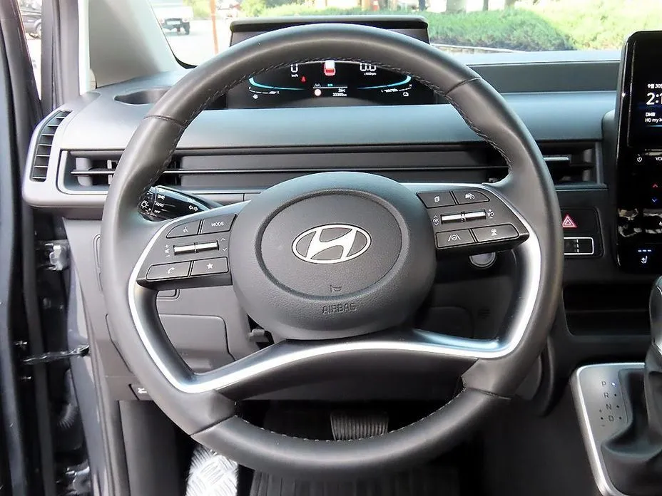 Hyundai Staria — фото 2