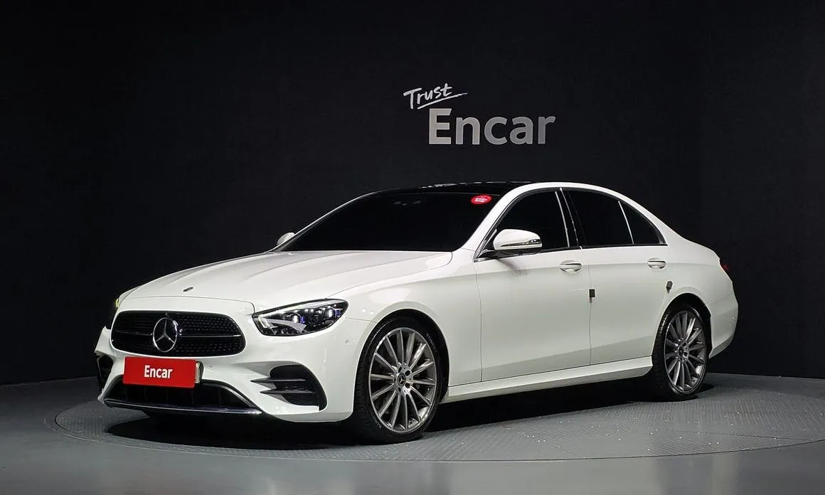 Mercedes-Benz E-Class — фото 1