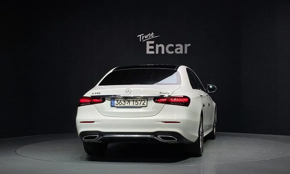 Mercedes-Benz E-Class — фото 2