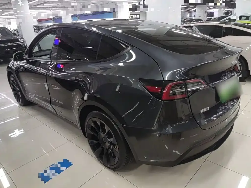 Tesla Model Y — фото 6