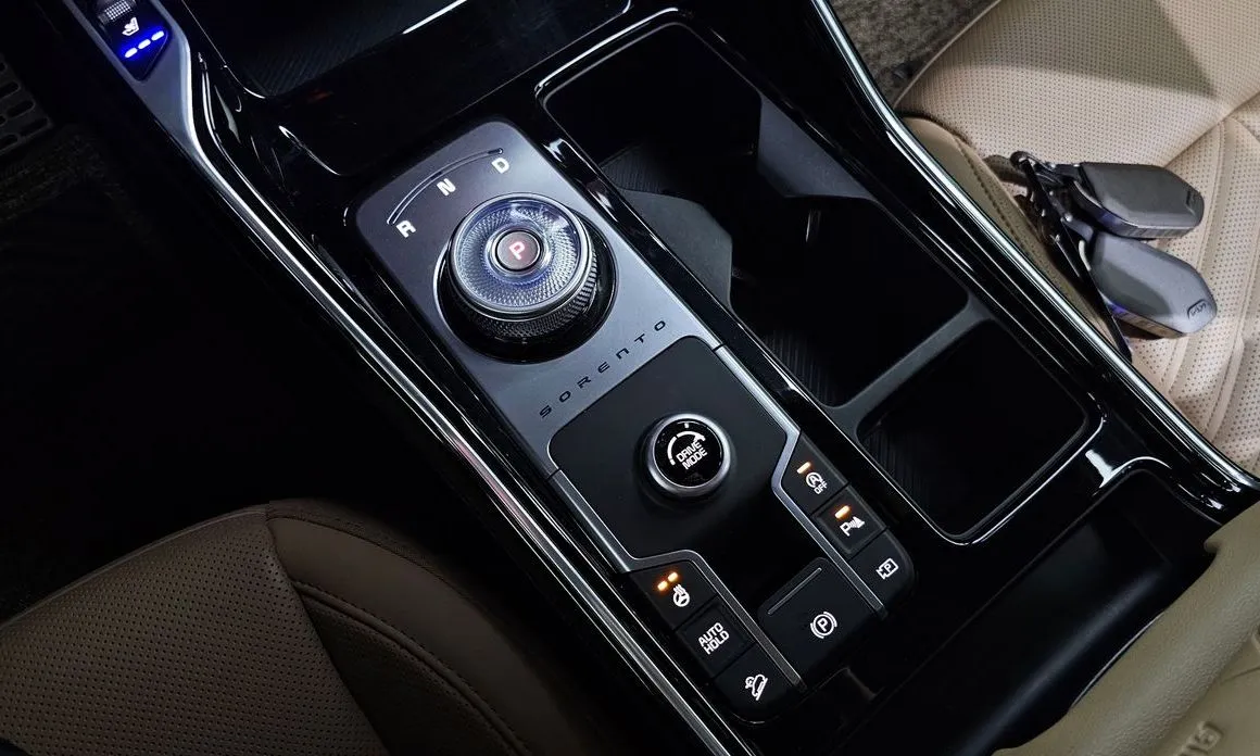 Kia Sorento — фото 7