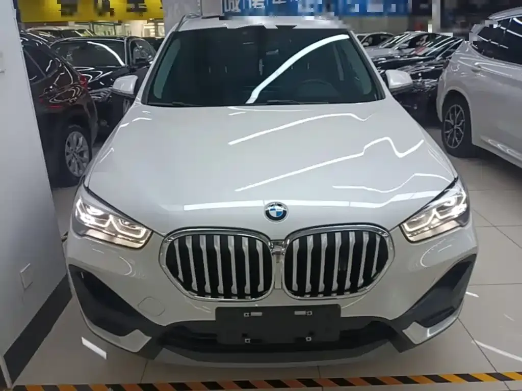 BMW X1 — фото 9
