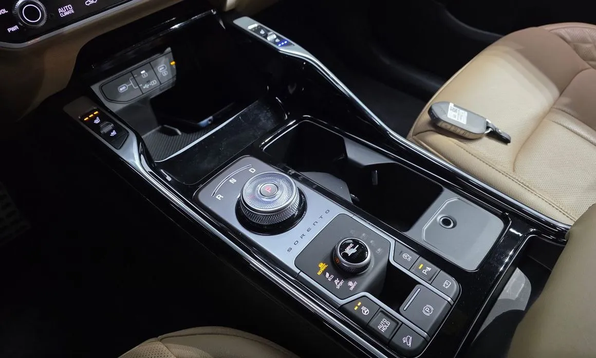 Kia Sorento — фото 9