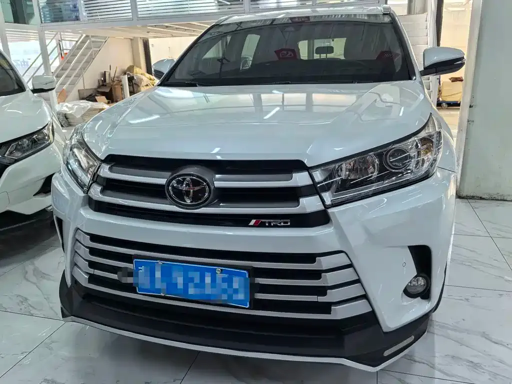 Toyota Highlander — фото 5