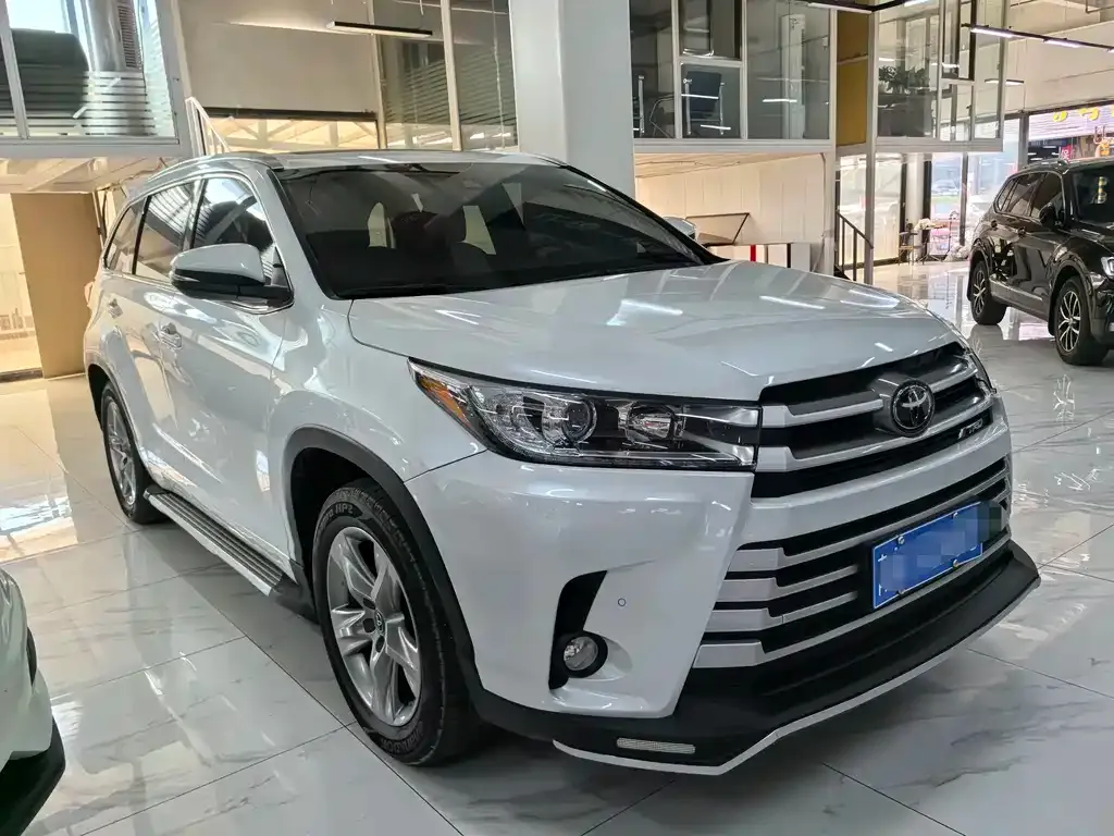 Toyota Highlander — фото 6