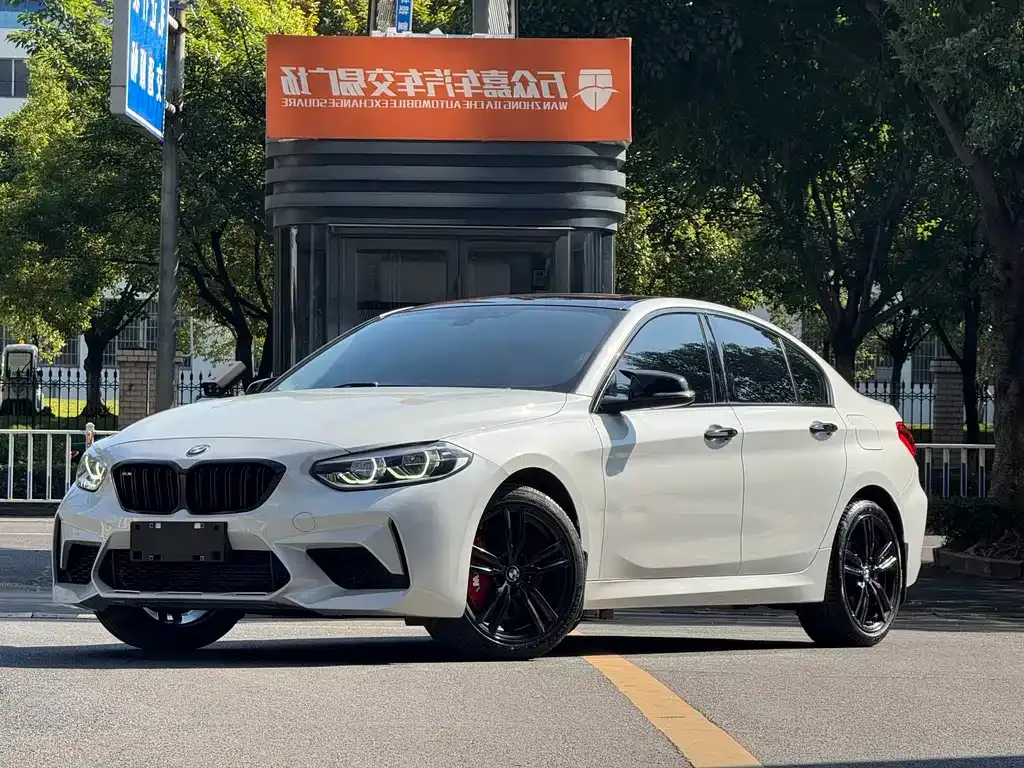 BMW 1 Series — фото 1