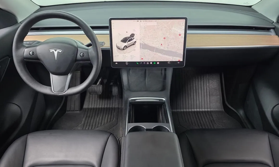 Tesla Model Y — фото 4