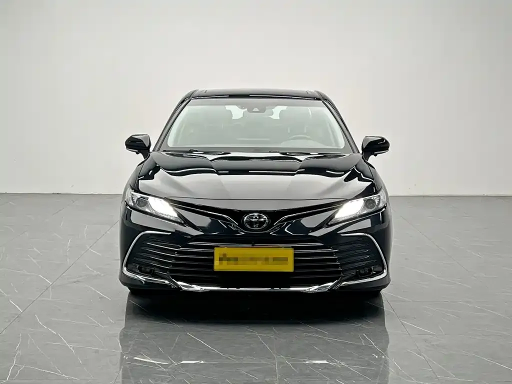 Toyota Camry — фото 8
