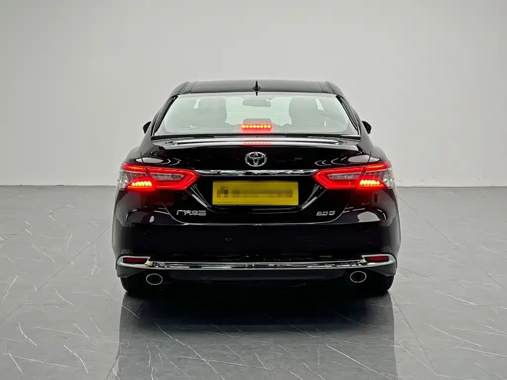 Toyota Camry — фото 10