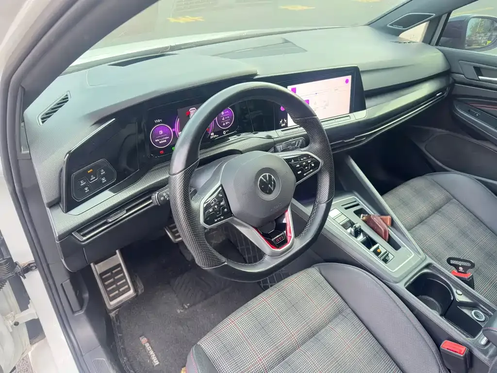 Volkswagen Golf GTI — фото 9