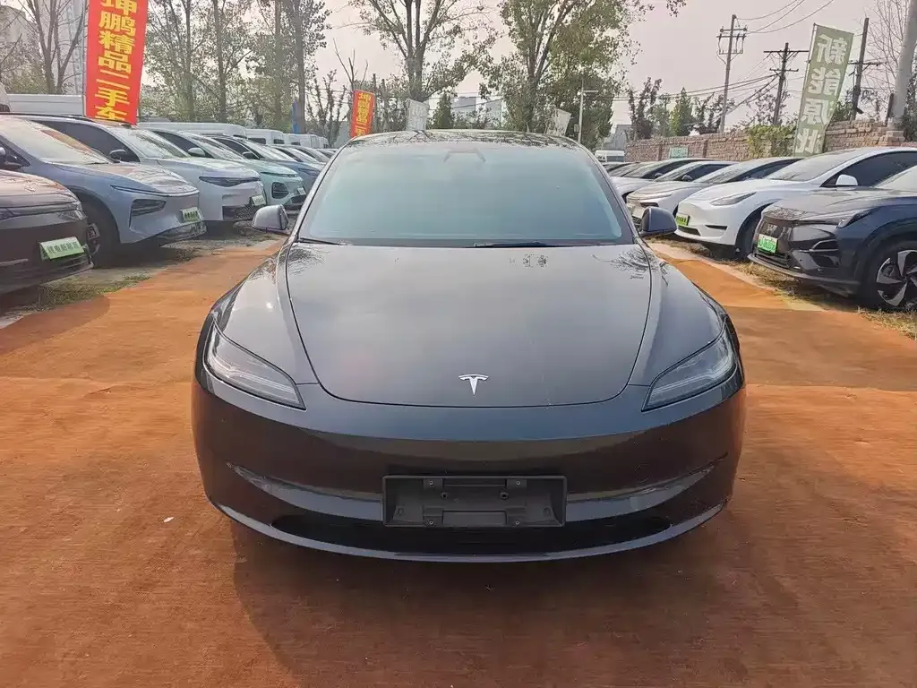 Tesla Model 3 — фото 8