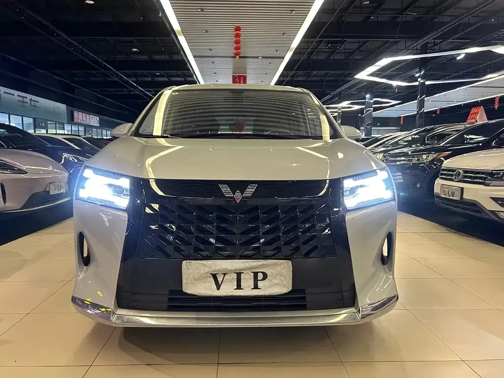 Wuling Xingguang 730 New Energy — фото 1