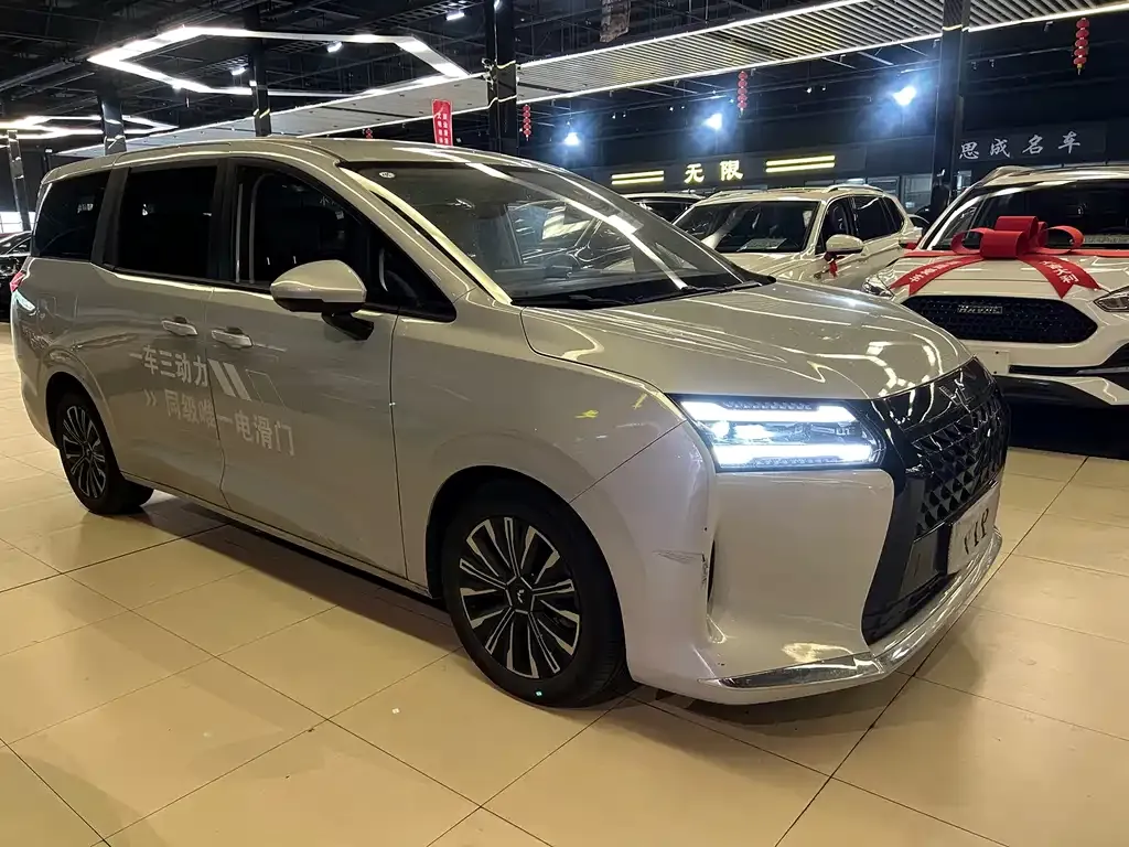 Wuling Xingguang 730 New Energy — фото 4