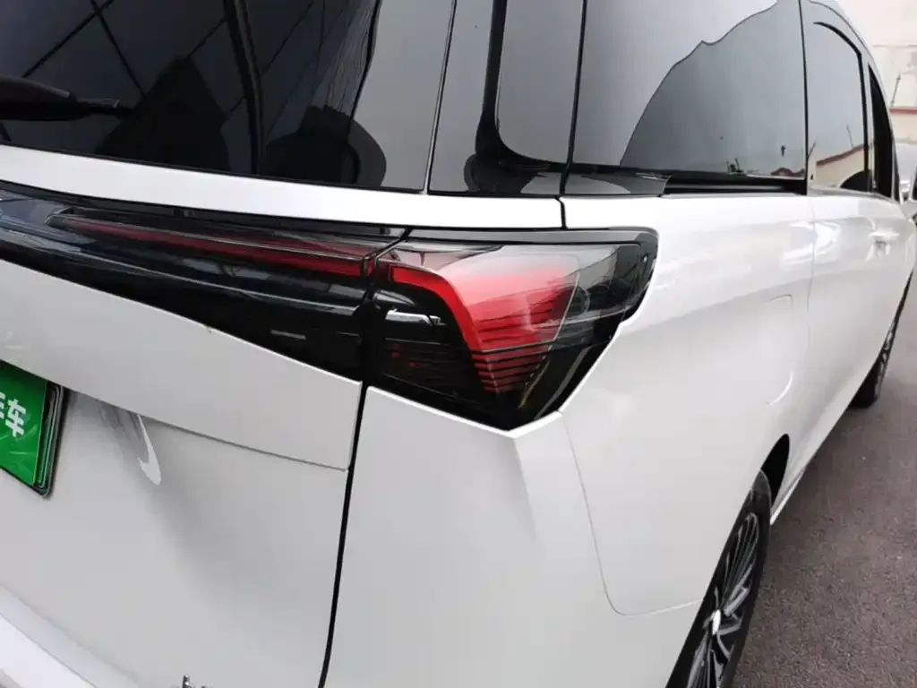 Buick GL8 Hybrid — фото 2