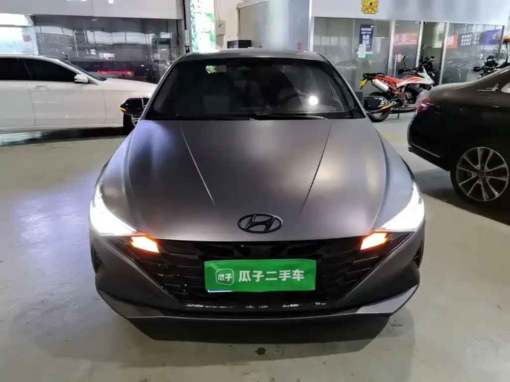 Hyundai Elantra — фото 2