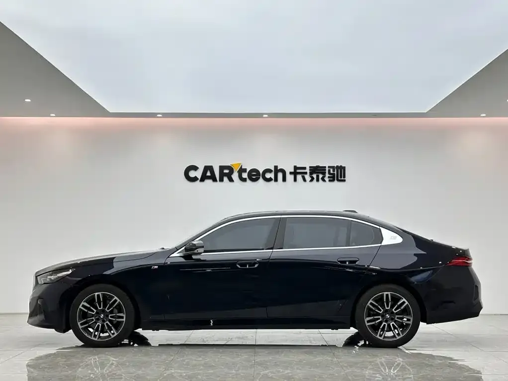 BMW 5 Series — фото 2