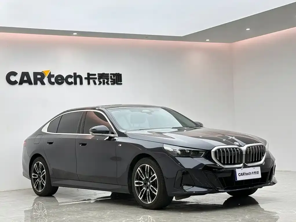 BMW 5 Series — фото 10