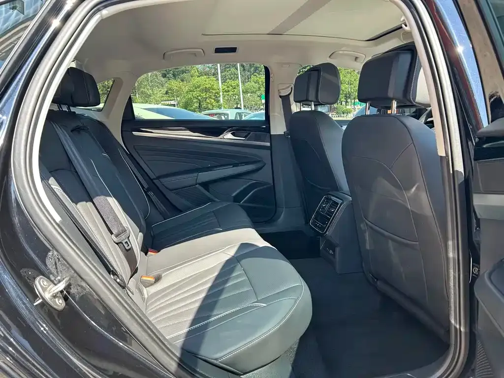 Volkswagen Passat — фото 2