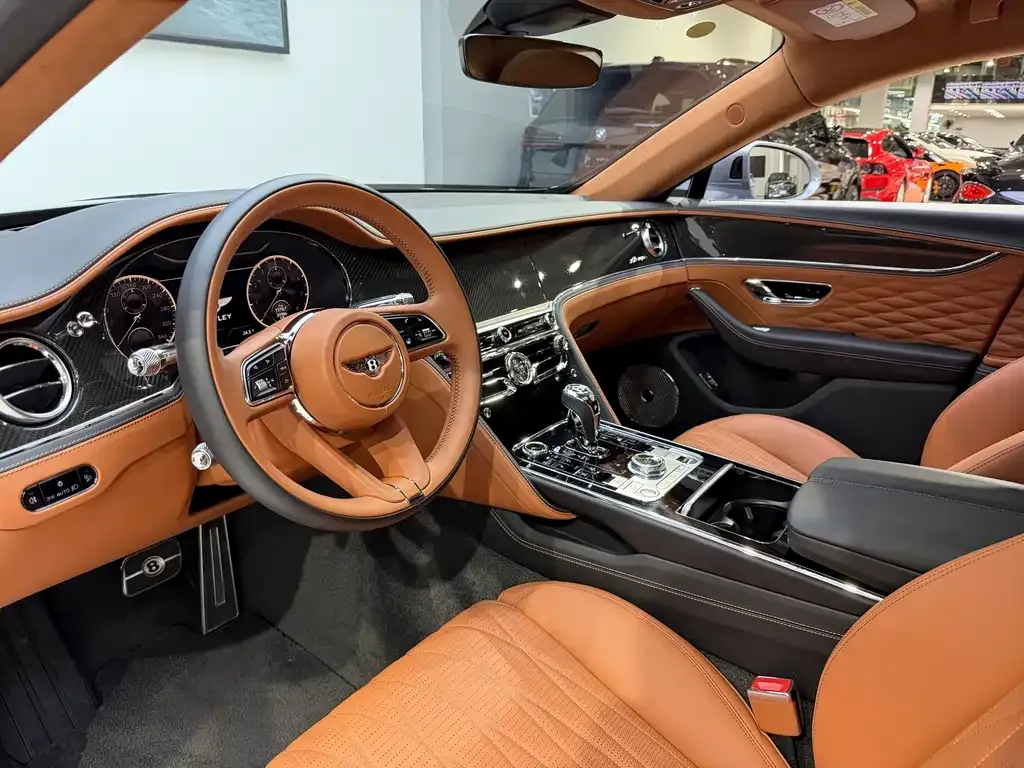 Bentley Flying Spur — фото 8