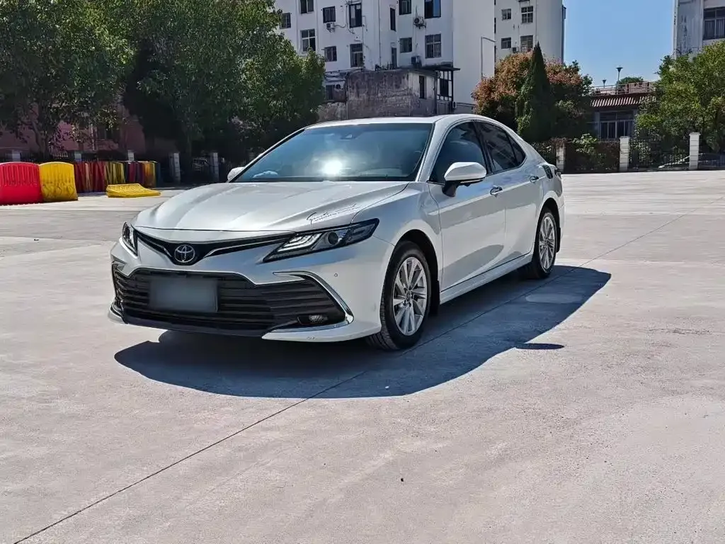 Toyota Camry — фото 5