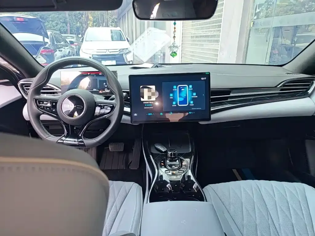 BYD Seal — фото 8