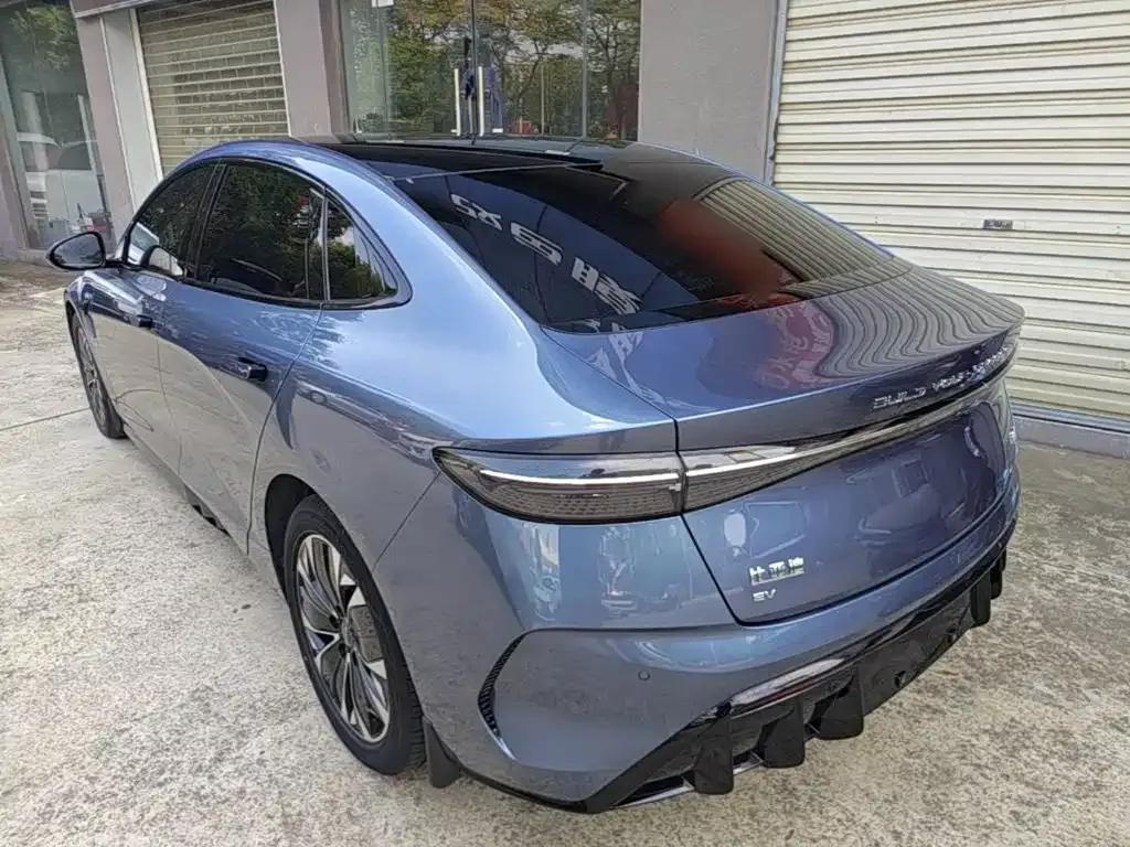 BYD Seal — фото 10