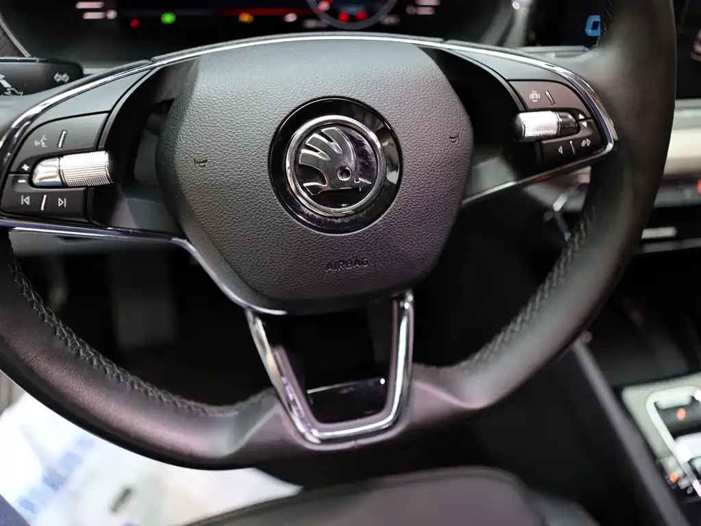 Skoda Octavia — фото 10