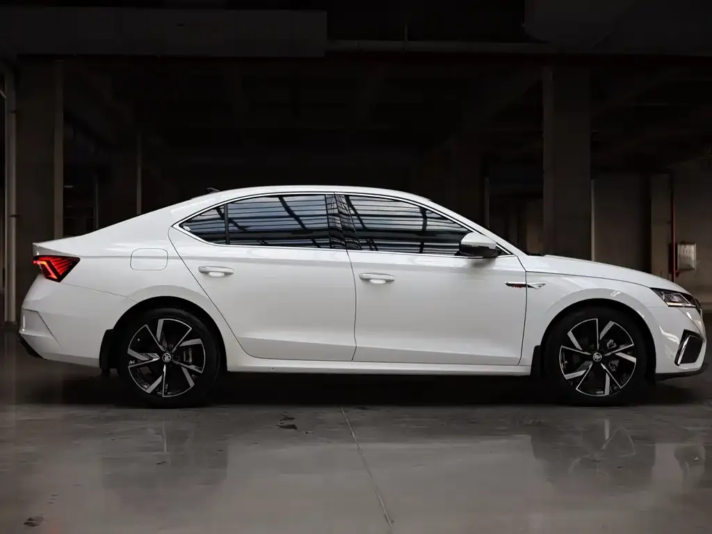 Skoda Octavia — фото 7