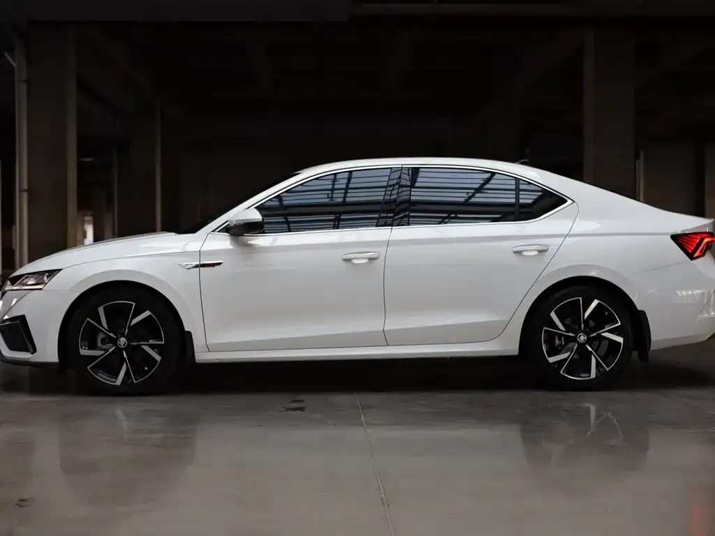 Skoda Octavia — фото 9