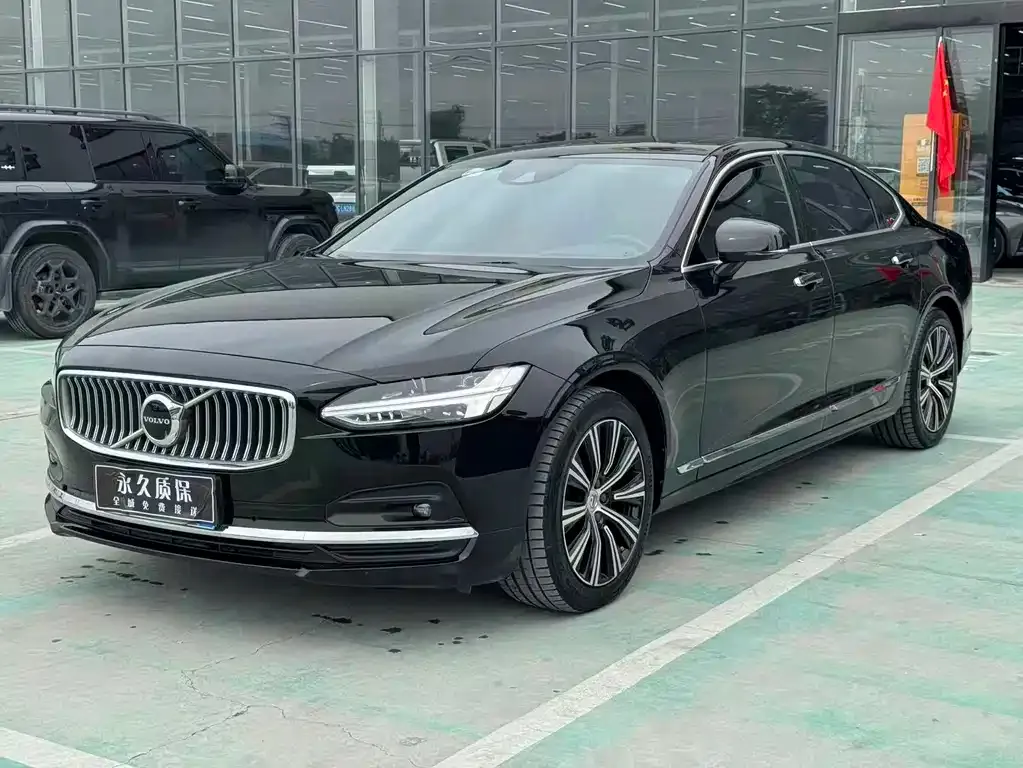 Volvo S90 — фото 1