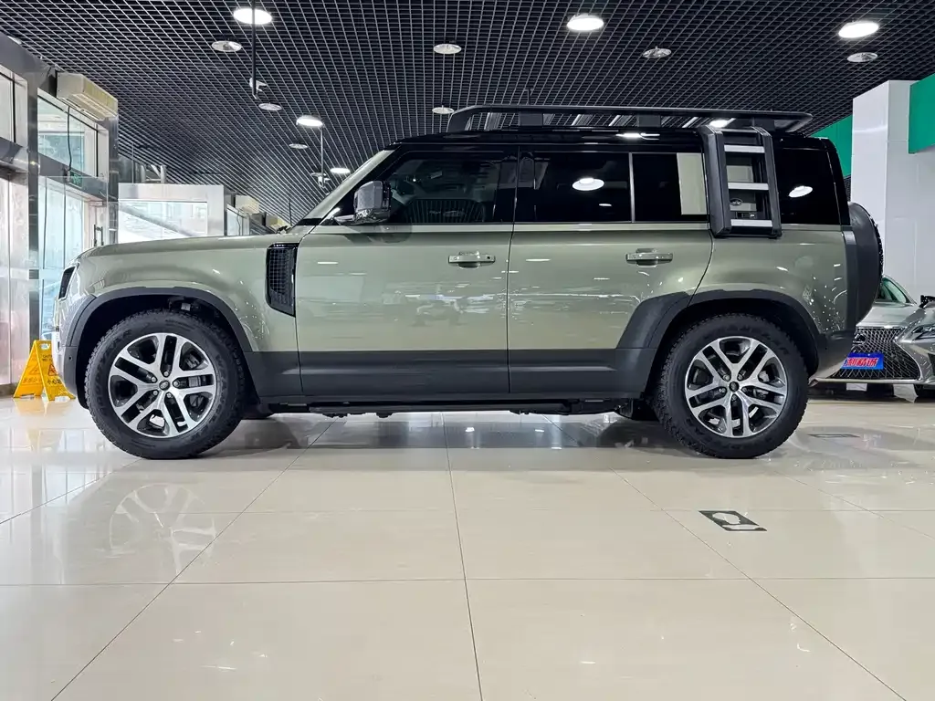 Land Rover Defender — фото 6