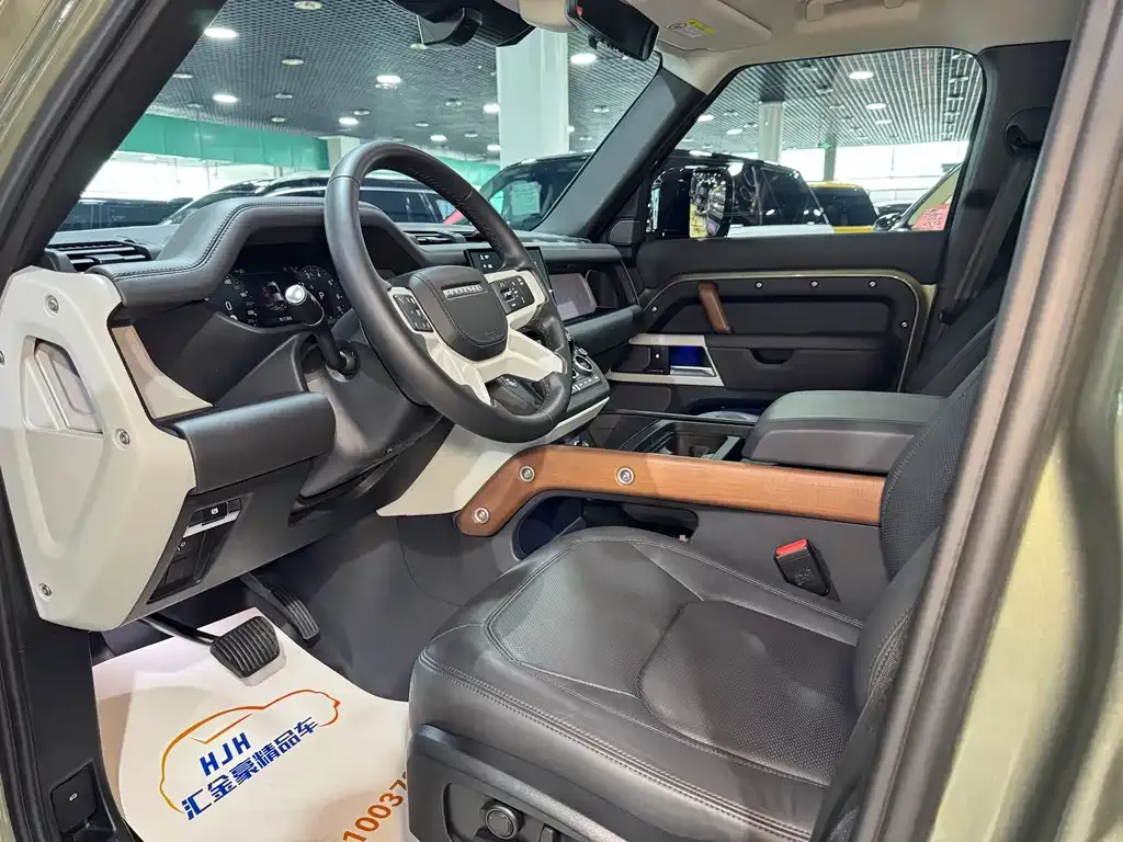 Land Rover Defender — фото 10