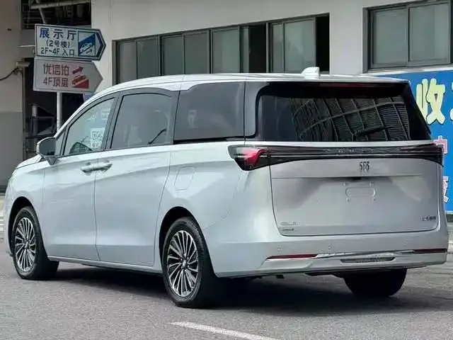 Buick GL8 Hybrid — фото 5
