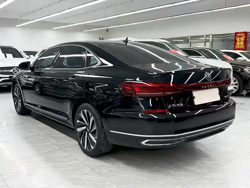 Volkswagen Passat — фото 10