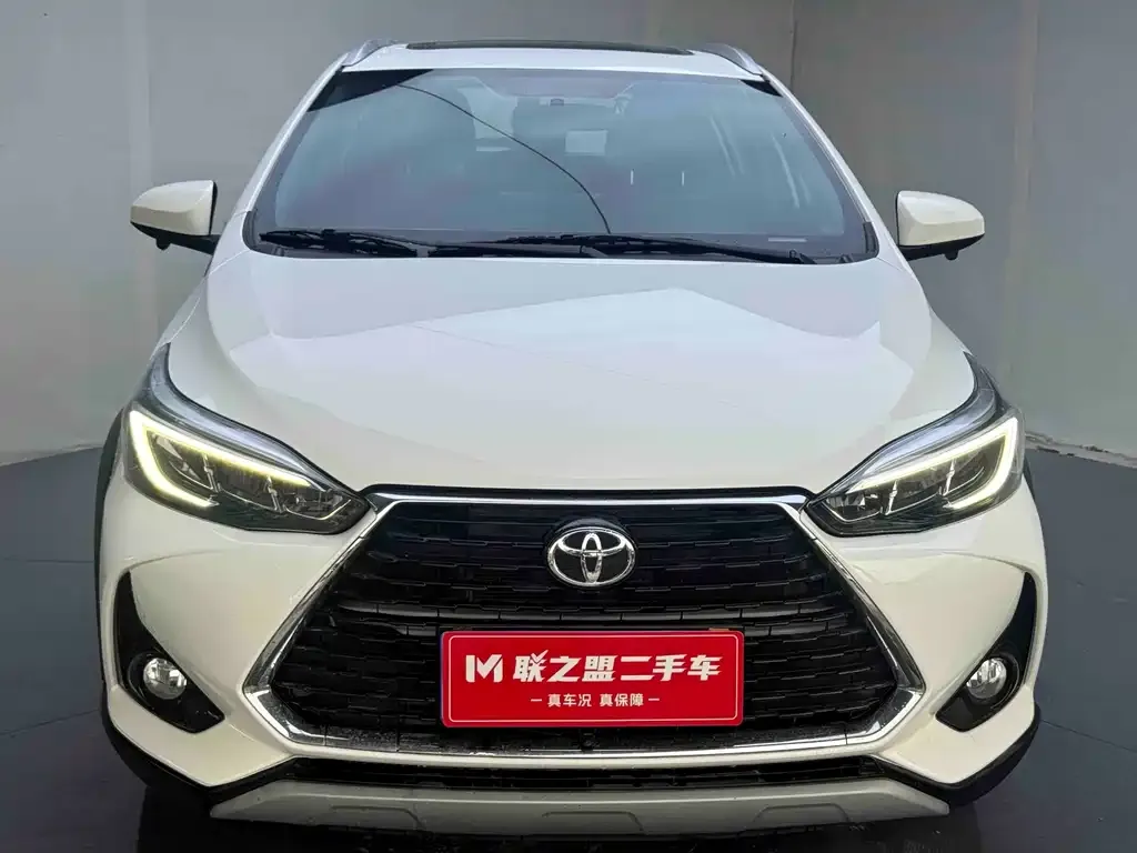 Toyota Yaris L — фото 5