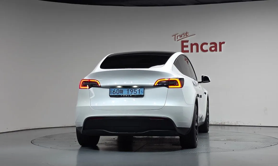 Tesla Model Y — фото 4