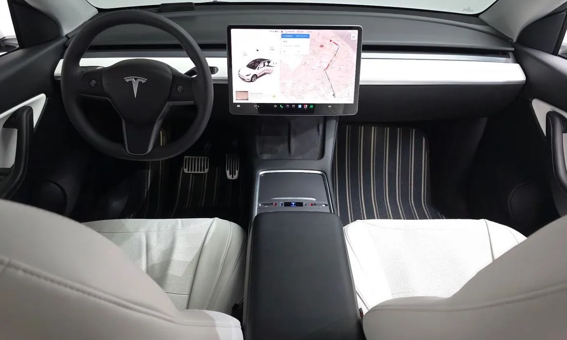 Tesla Model Y — фото 5