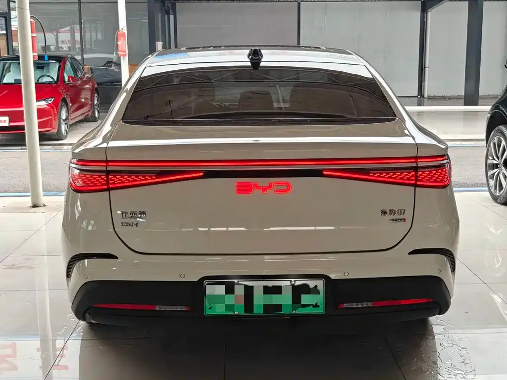 BYD Seal 07 DM-i — фото 6