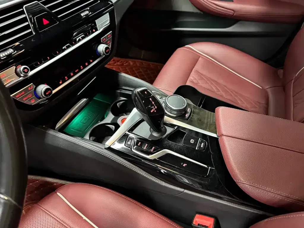 BMW 5 Series — фото 4