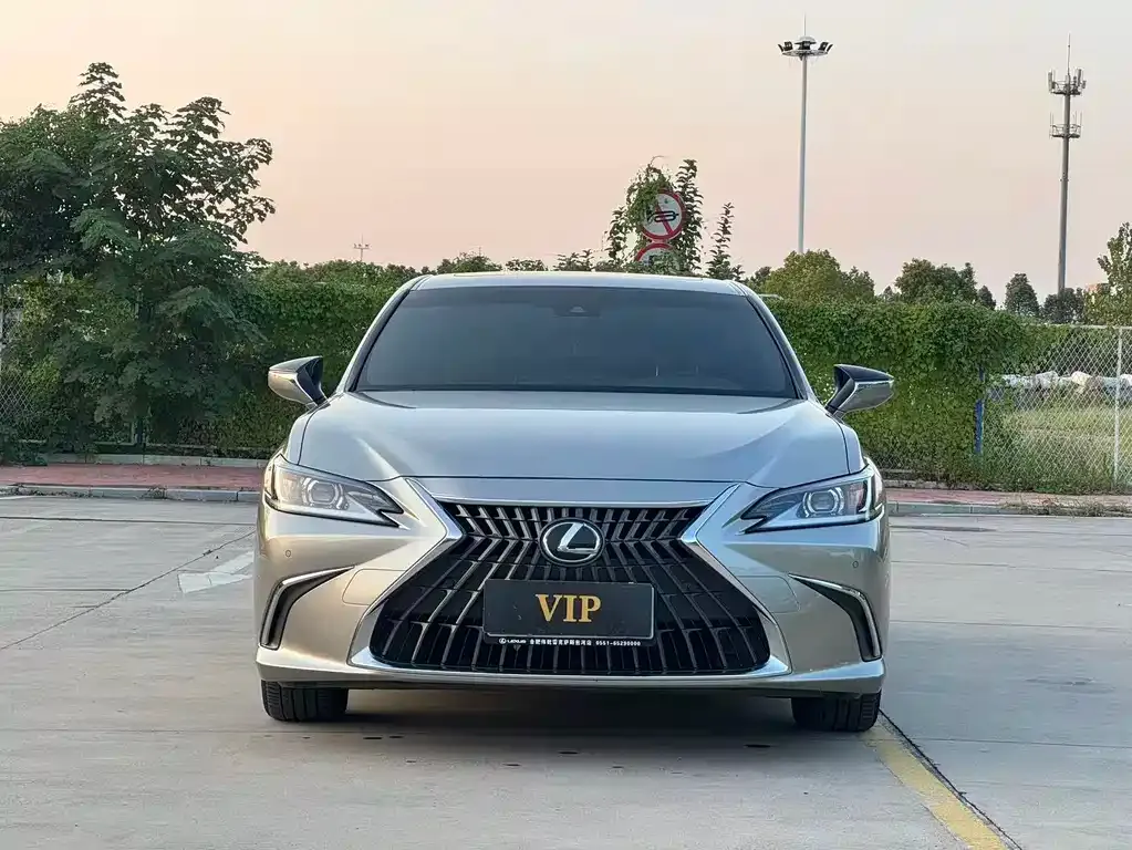 Lexus ES — фото 5