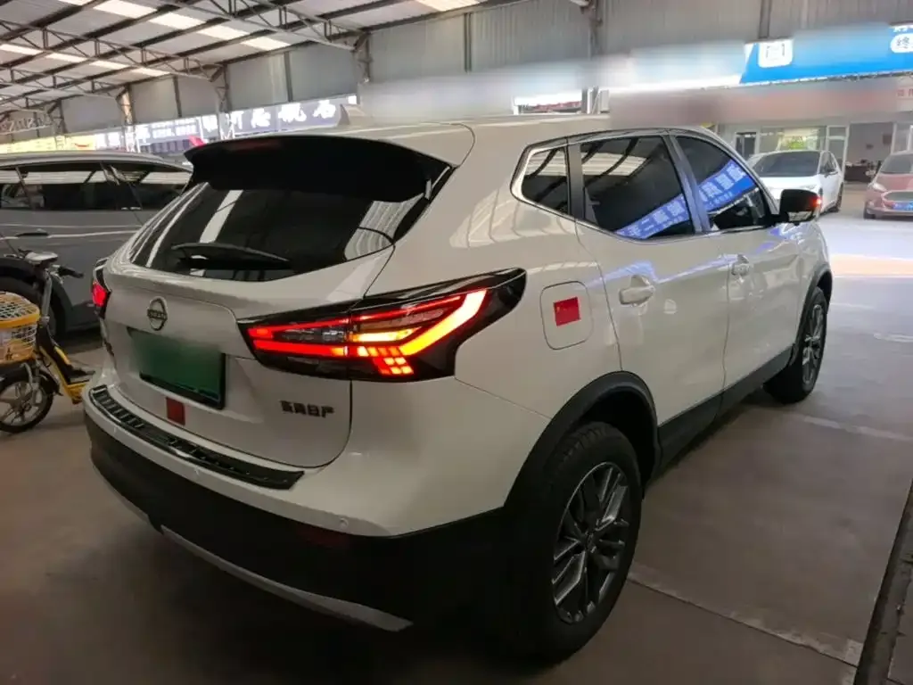 Nissan Qashqai — фото 8