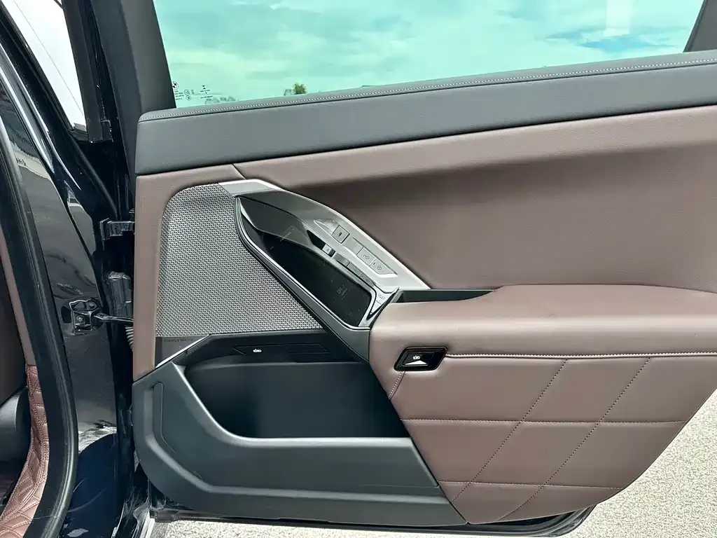 BMW 7 Series — фото 3