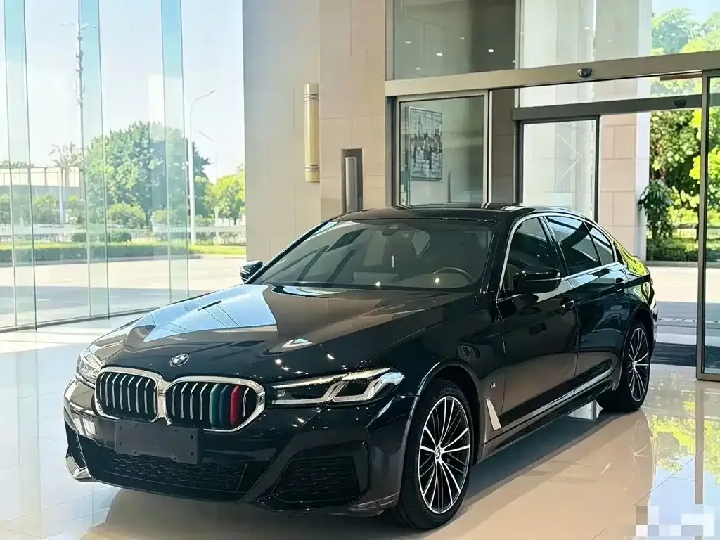 BMW 5 Series — фото 1