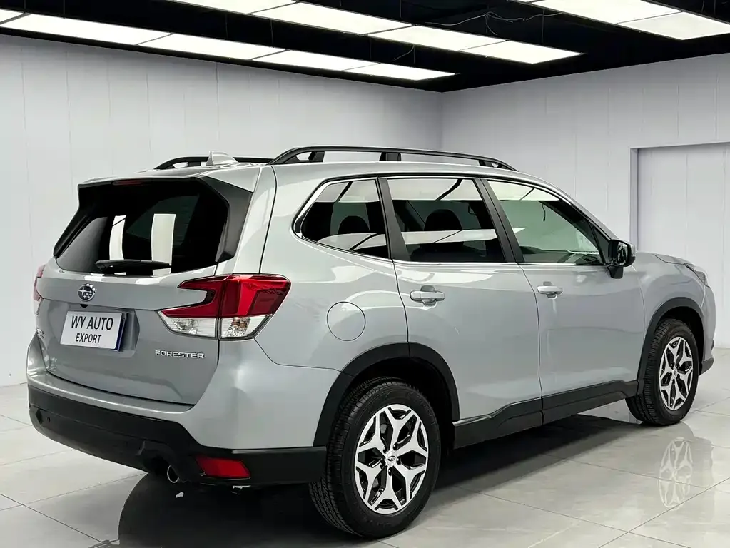 Subaru Forester — фото 4