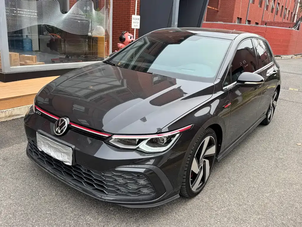 Volkswagen Golf GTI — фото 1