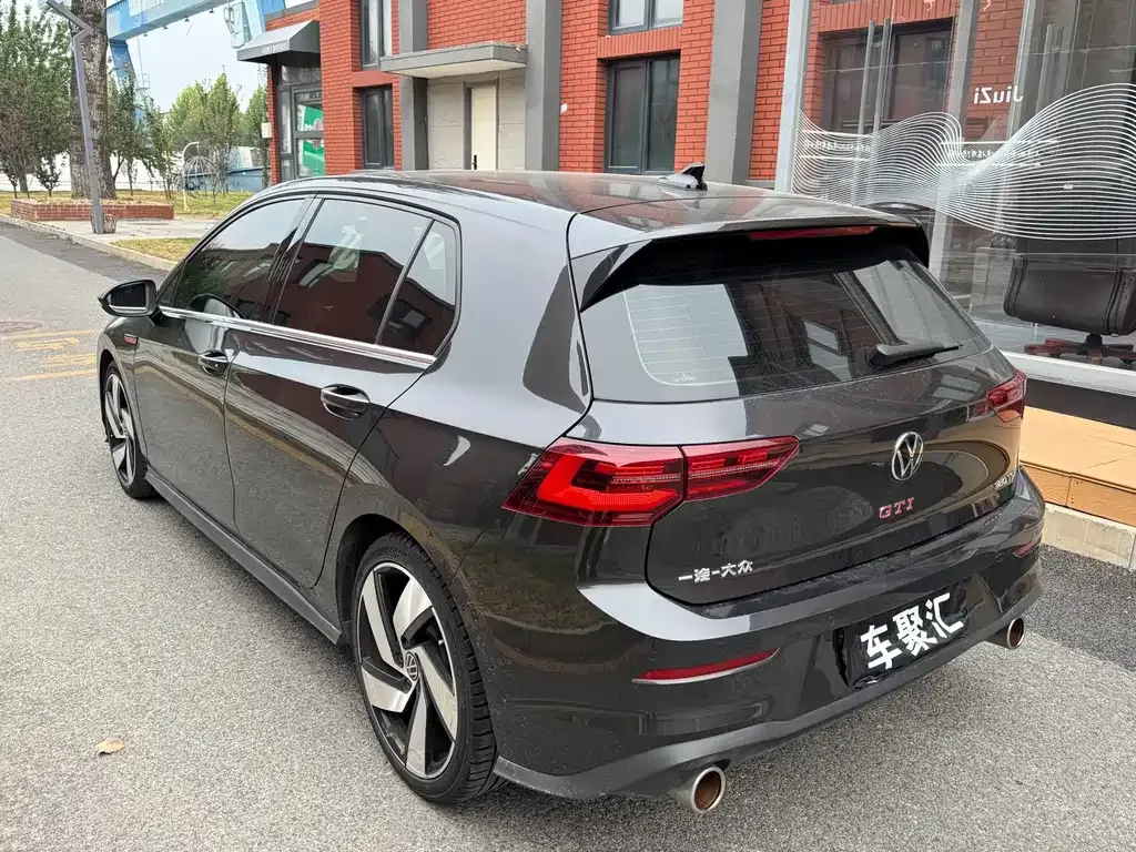 Volkswagen Golf GTI — фото 6