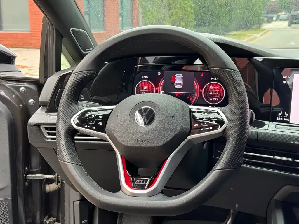 Volkswagen Golf GTI — фото 3