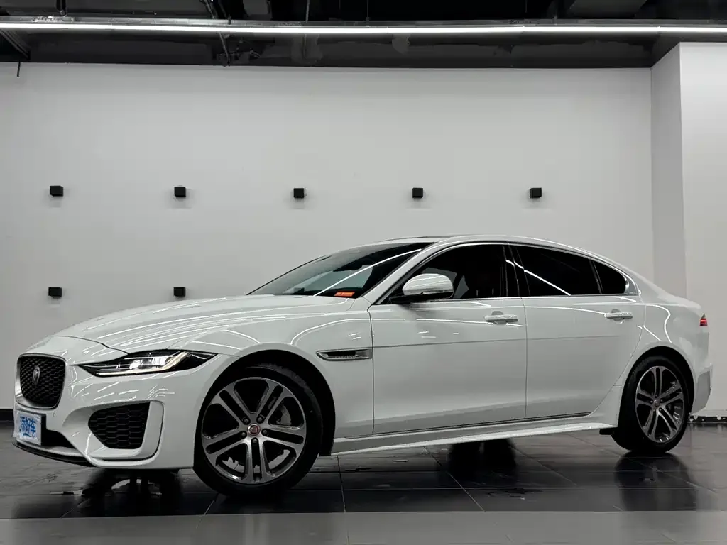 Jaguar XEL — фото 1