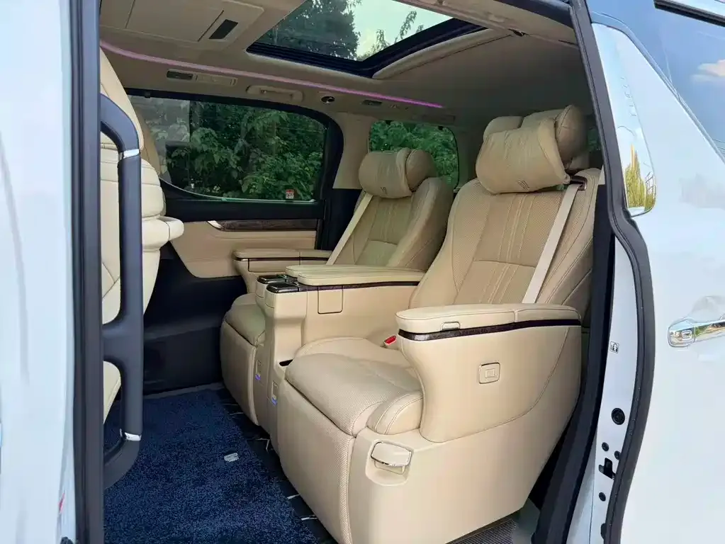 Toyota Vellfire — фото 7