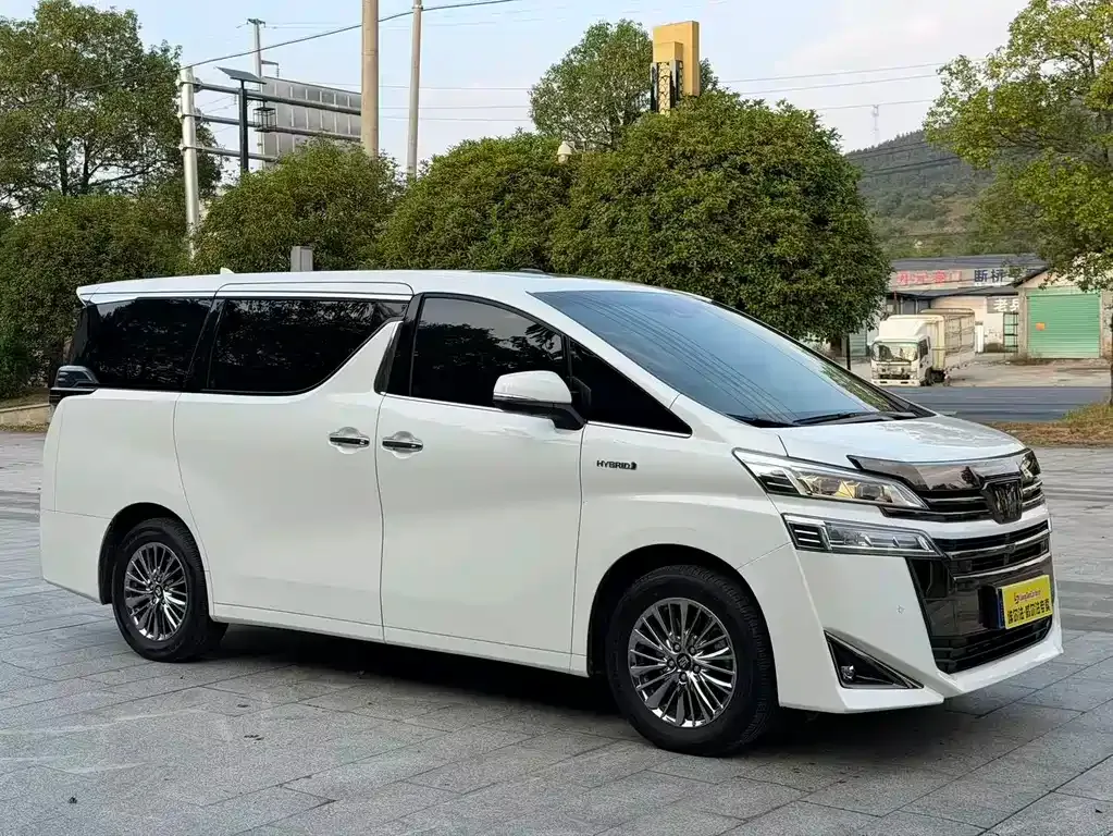 Toyota Vellfire — фото 6